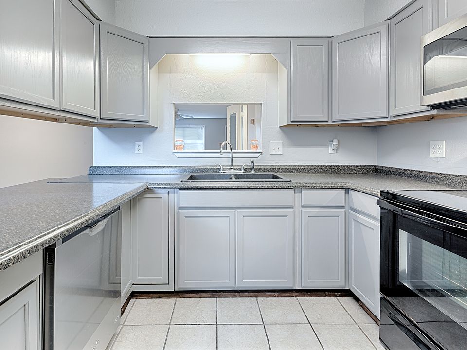 1st image of 207 Ann Cir Unit 4