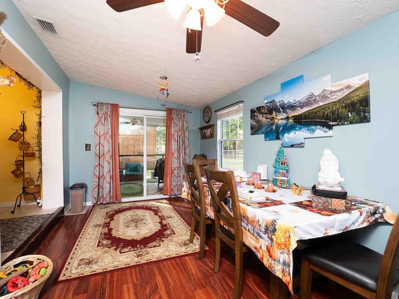 5th image of 109 SE Lucero Drive