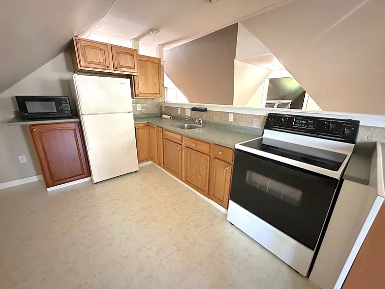 290 Alfred St #201 — Photo 4