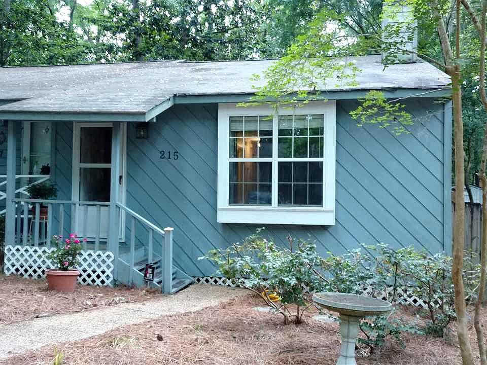 1st image of 215 Parkbrook Cir #215
