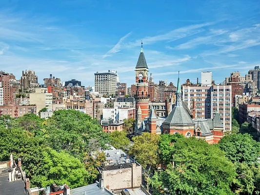 Sold by Sotheby's International Realty | media 1