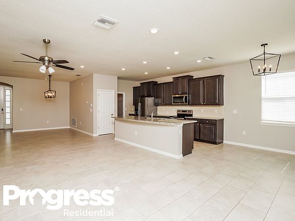 4th image of 32966 Sand Creek Dr