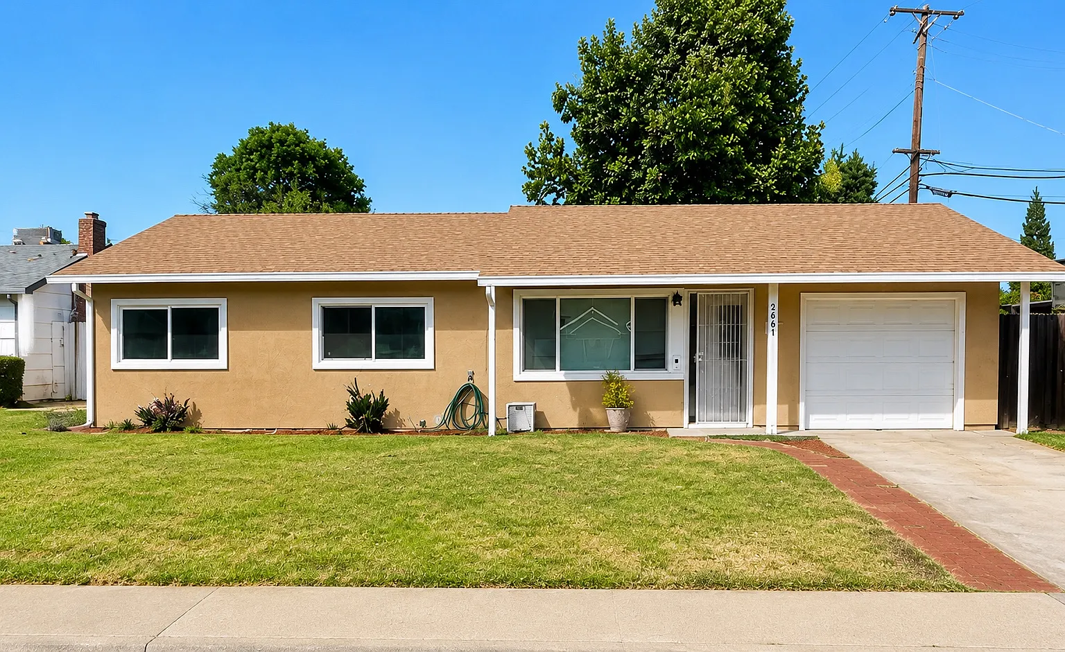 Casa Linda Dr, Sacramento — Photo 1