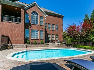 2268 Barnwell Ln, Lexington, KY 40513