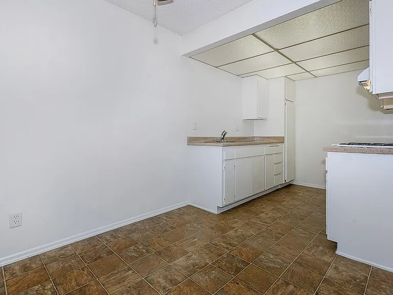 The Monrovia Apartment Homes — Photo 17