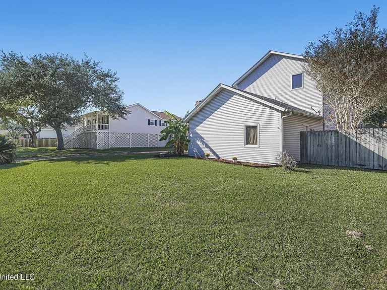 4409 Shadow Wood Cir — Photo 66