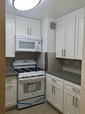 Rented by Anita Loewy, Inc | media 16