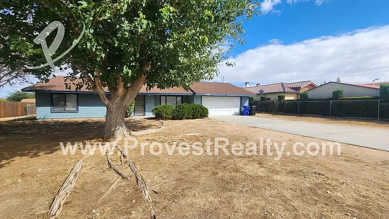 3 bed, 2.0 bath, 1380 sqft, $2,225 — Photo 3