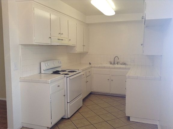 4th image of 13629 Kornblum Ave APT 07