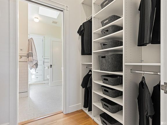 5th image of 210 Fair Oaks St