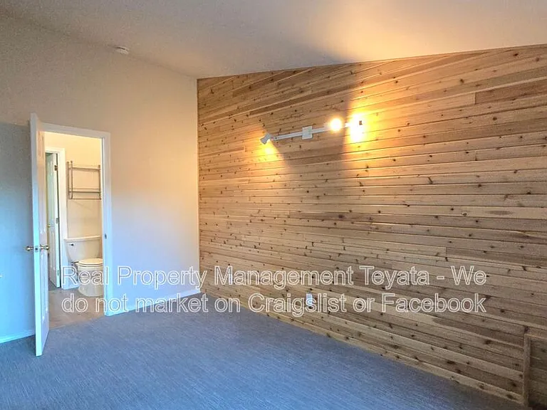 816 20th St #100 — Photo 17