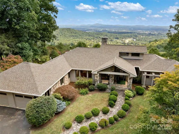 11 Las Brisas Ln, Laurel Park, NC 28739