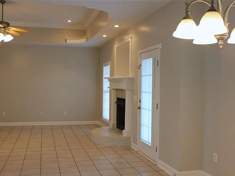 105 Frisco Ln — Photo 6