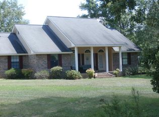 1516 Lake Lowndes Rd, Columbus, MS 39702