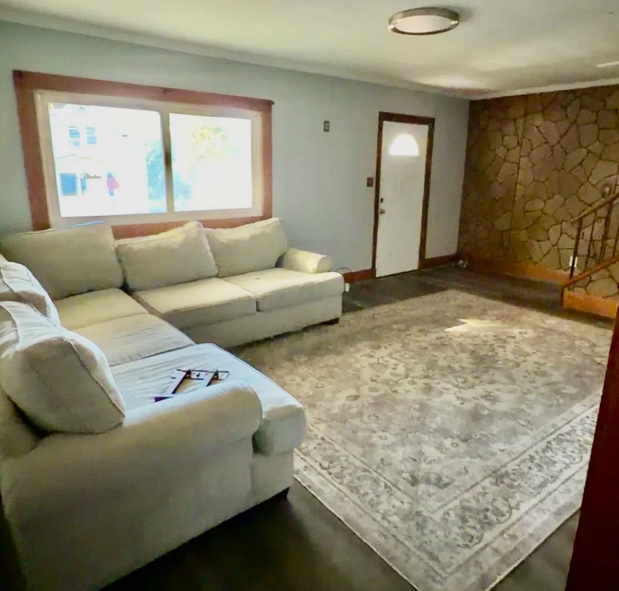 33 Dirkson Ave — Photo 4