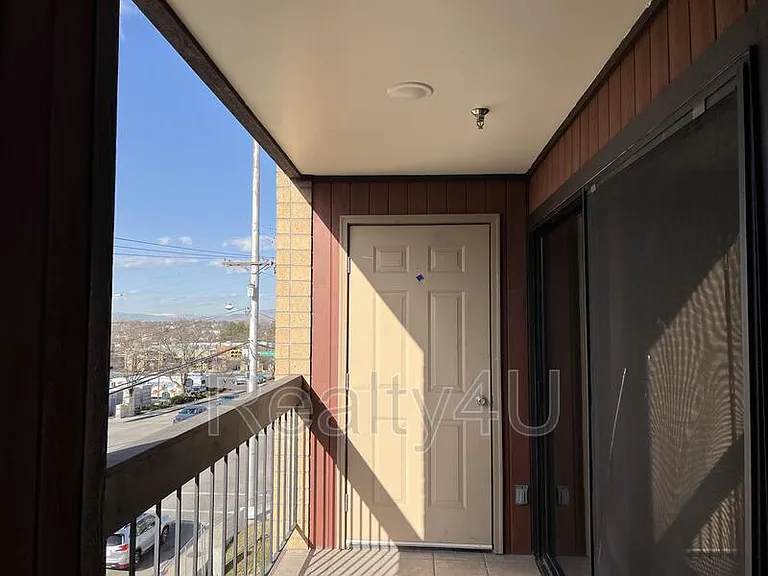 2244 N Canyon Rd #204 — Photo 14
