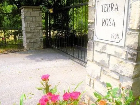 521 County Road 3026, Eureka Springs, AR 72632