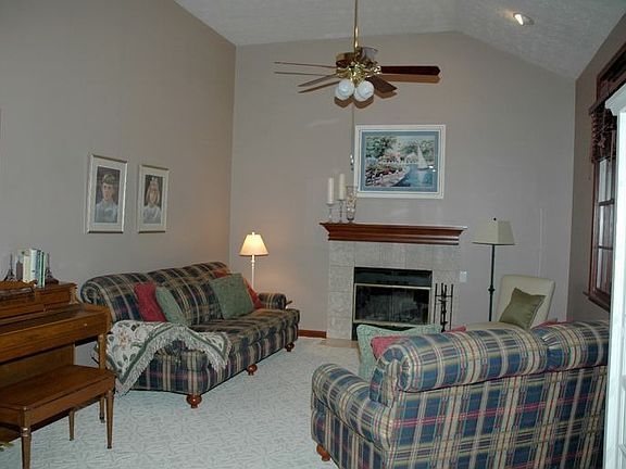 Family Room w/ WBFP