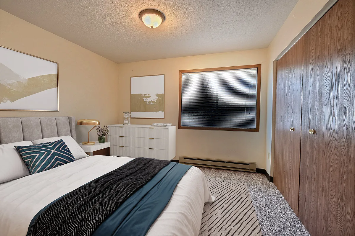 Fargo, ND Prairiewood Meadows Apartments | Bedroom - Prairiewood Meadows