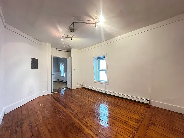 117 Almy St #3L — Photo 7