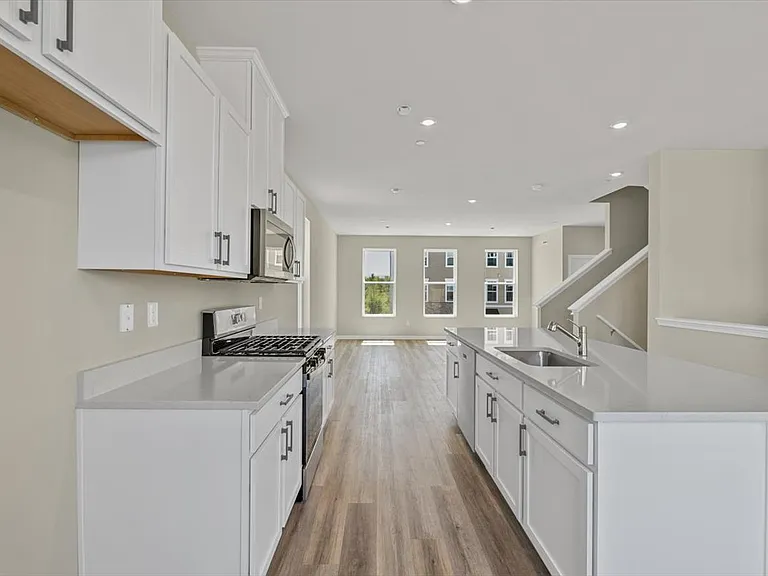 311 Alliance Dr — Photo 14
