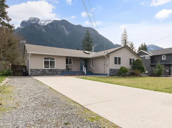 574 Park St, Hope, BC V0X 1L4