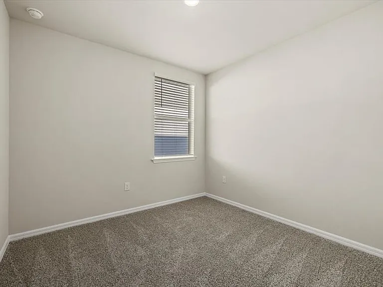 44221 Frontier Dr — Photo 17