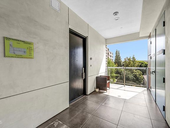 4th image of 210 N Monterey St #409
