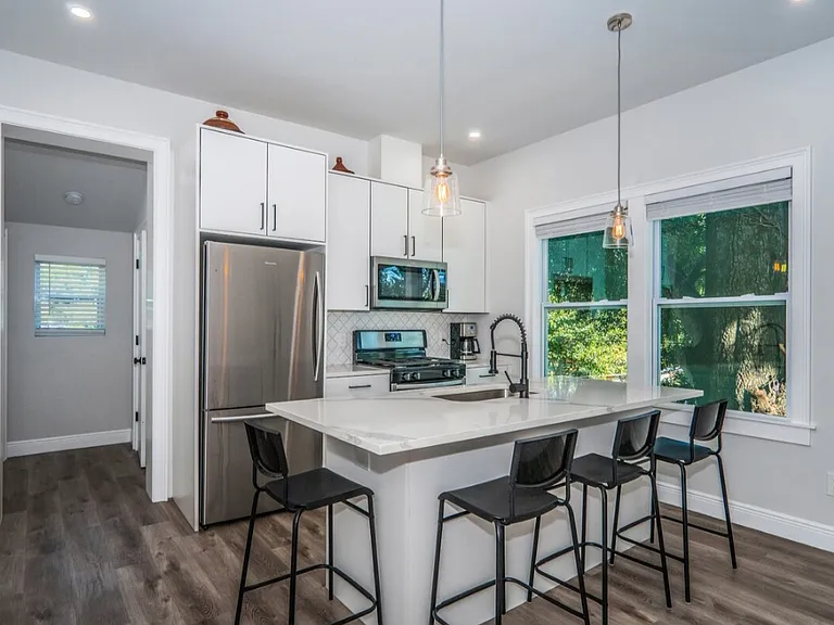 2416 E Clark St #1 — Photo 4