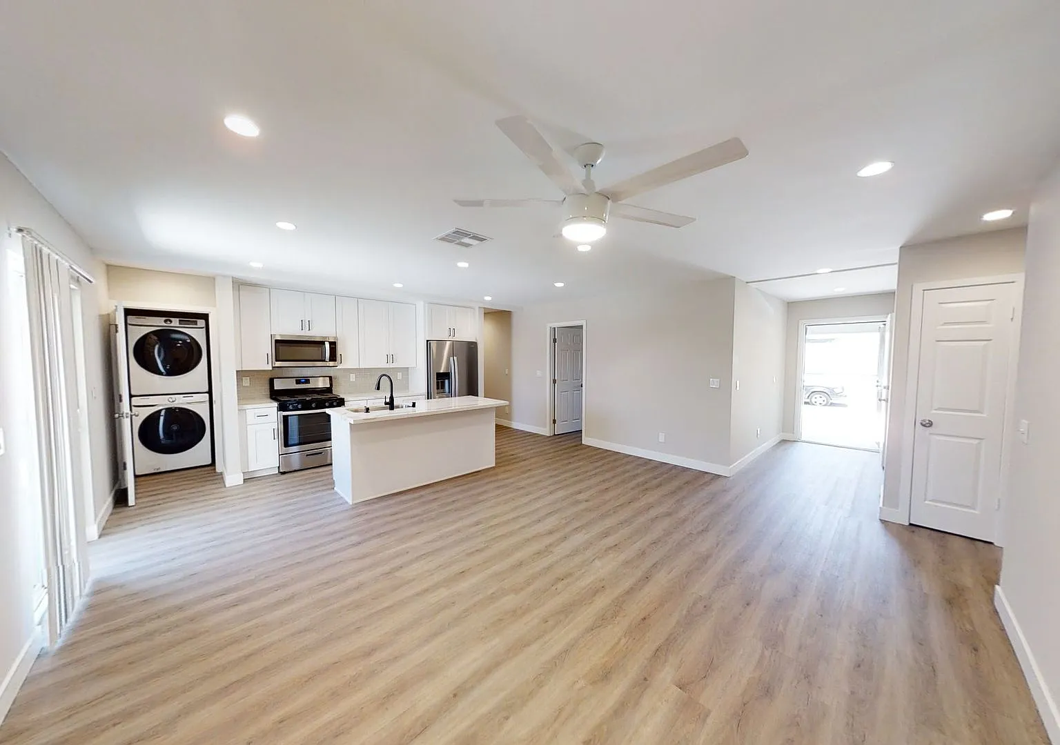 Newly Renovated, 7 BD 4 BR, Close to Campus! (Lease out, pending signatures. Check back in a few ... — Photo 1