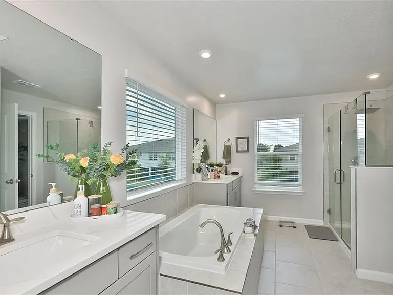 1123 Creek Valley Ct — Photo 13
