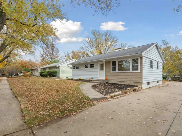 1310 Whiting Avenue Ct, Iowa City, IA 52245