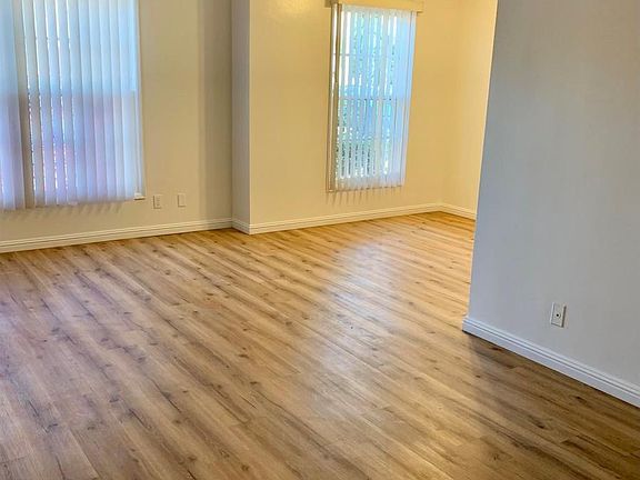2nd image of 1226 E 2nd St #1-1226-01