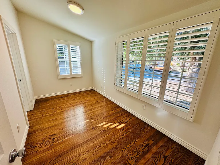 825 N Pasadena Ave — Photo 17