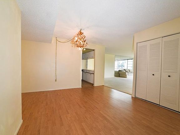 3rd image of 632 Edgewater Dr Unit 232