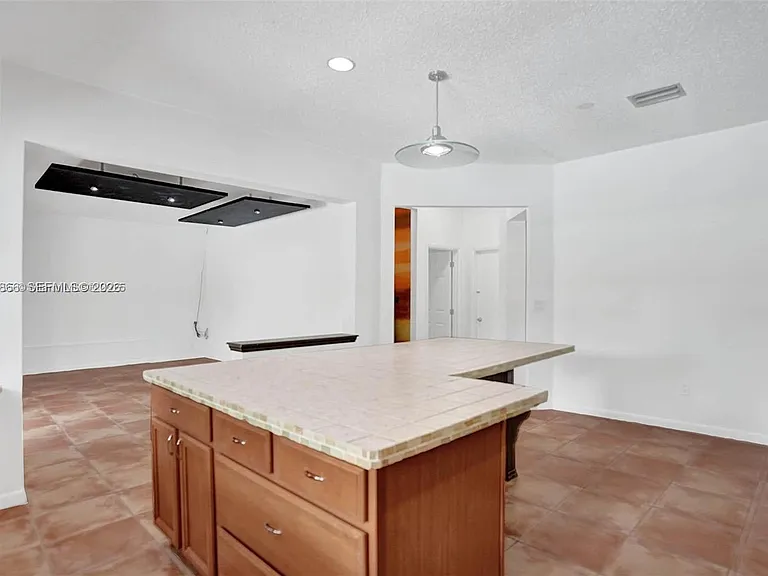 16610 Royal Poinciana Ct #16610 — Photo 24