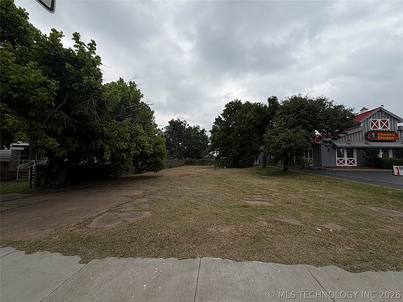 3rd image of 4739 S 33rd West Ave