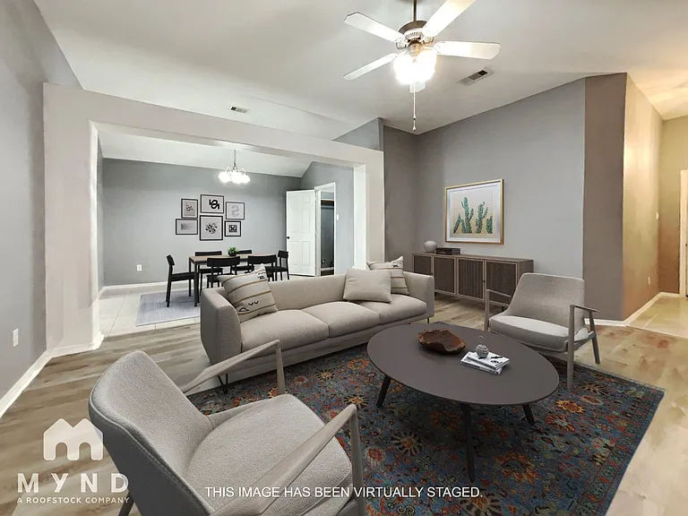 1815 Sherwood Forest Cir — Photo 2