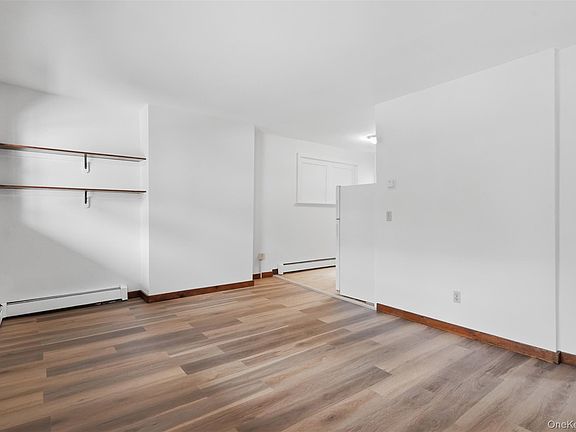4th image of 25 Conklin Street