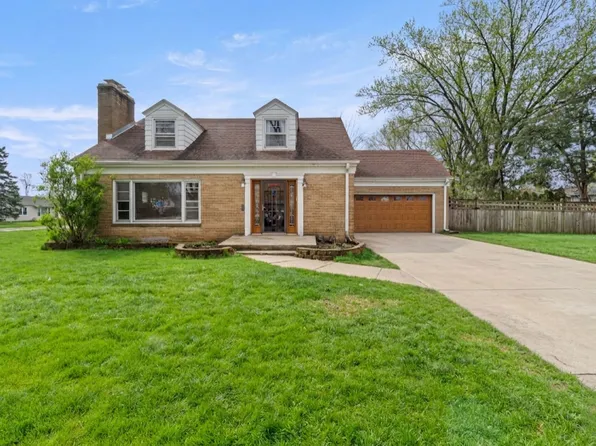 853 Orange St, Elgin, IL 60123