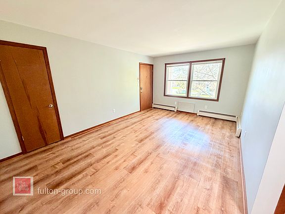 3rd image of 1833 Michigan St NE