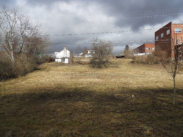 2nd image of 231 W Main St