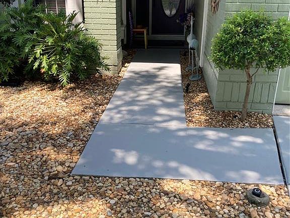 3rd image of 8101 Roxboro Dr