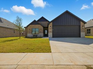 1115 N 6th St, Wolfforth, TX 79382