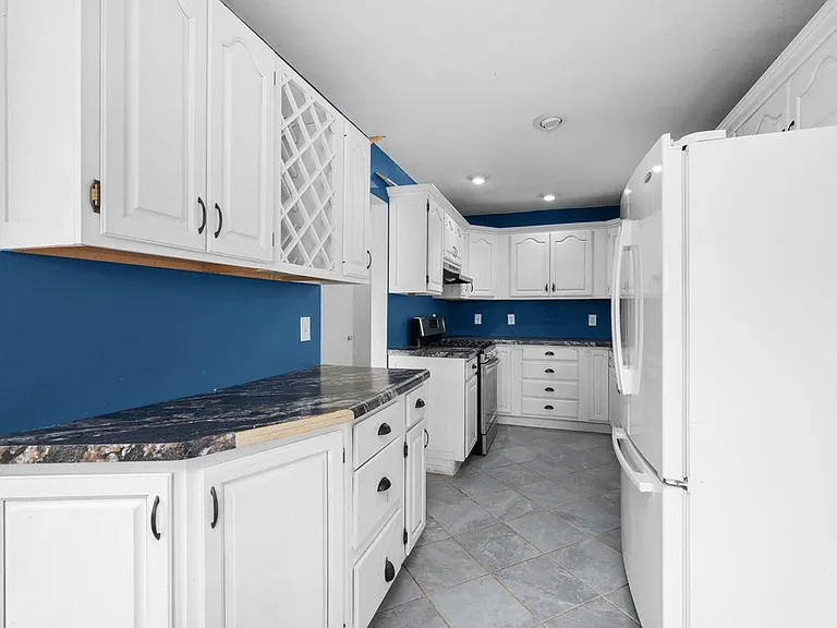 1815 Cody St — Photo 8