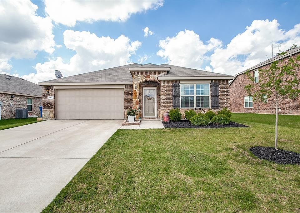 1st image of 303 Hawthorn Dr
