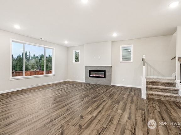 4th image of 5110 83rd Ave NE