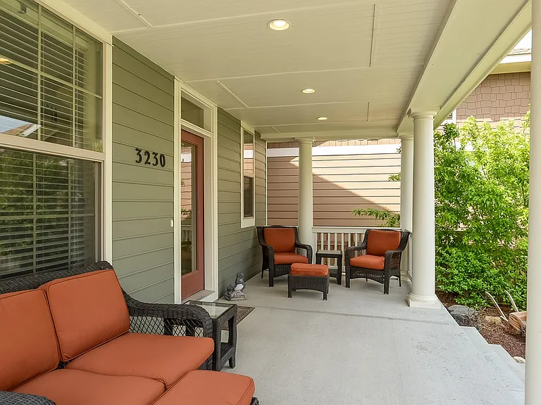 3230 Spruce St — Photo 2