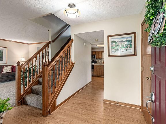 5th image of 1042 Rousseau Ln