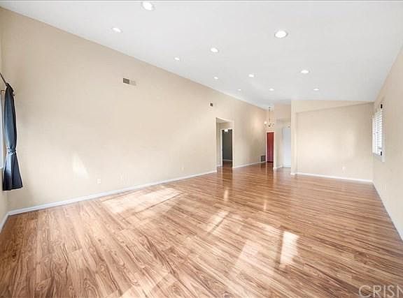 2nd image of 23036 Magnolia Glen Dr